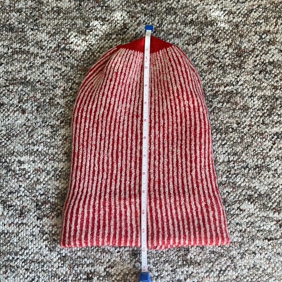 |4 for $20| 🤍  aerie - Reversible Red+White Stripped Tuque - Picture 8 of 8